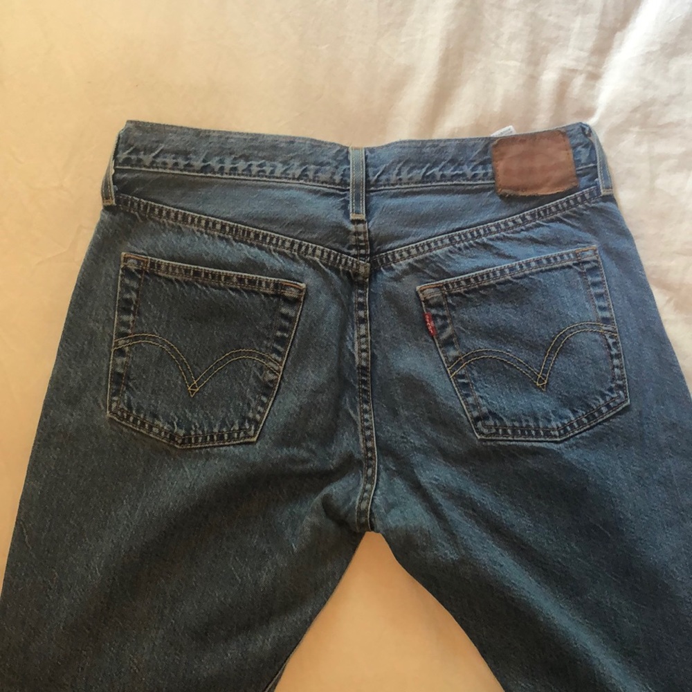 Levi’s 501 cropped straight blue jeans